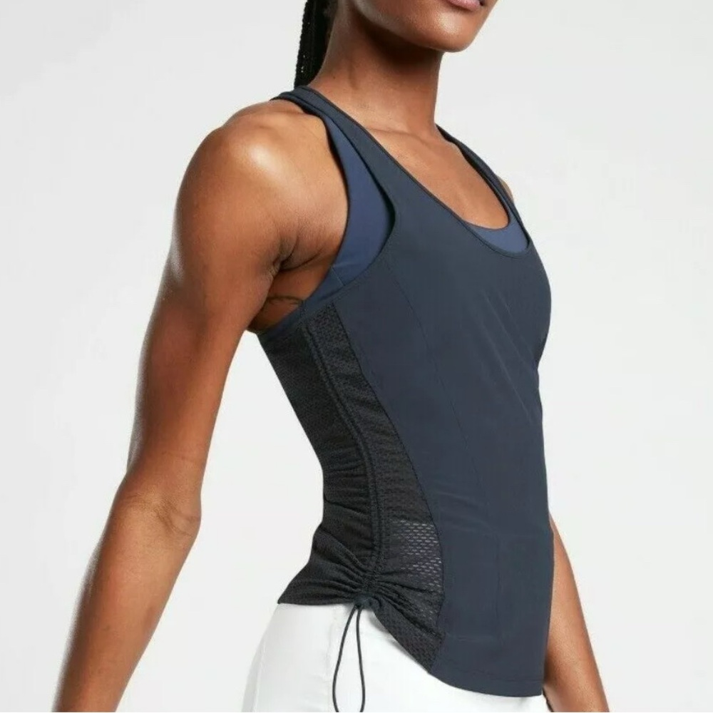 Women's Athleta Yosemite Tank, size Medium, navy